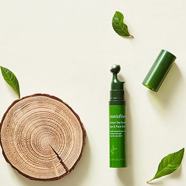 Thanh Lăn Dưỡng Mắt - Da Mặt Green Tea Seed Eye & Face Ball (phiên bản mới)